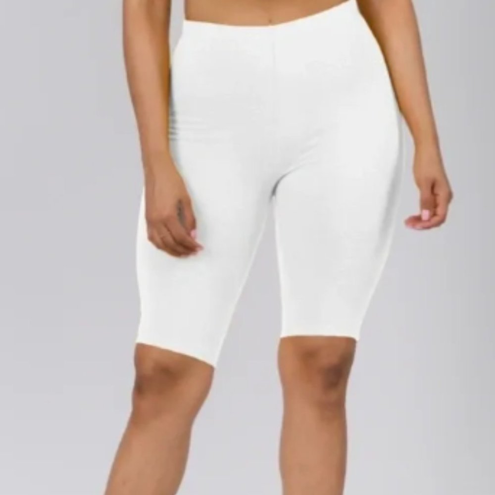 NWT White High Rise Pull on Bike Too $HORT Shorts